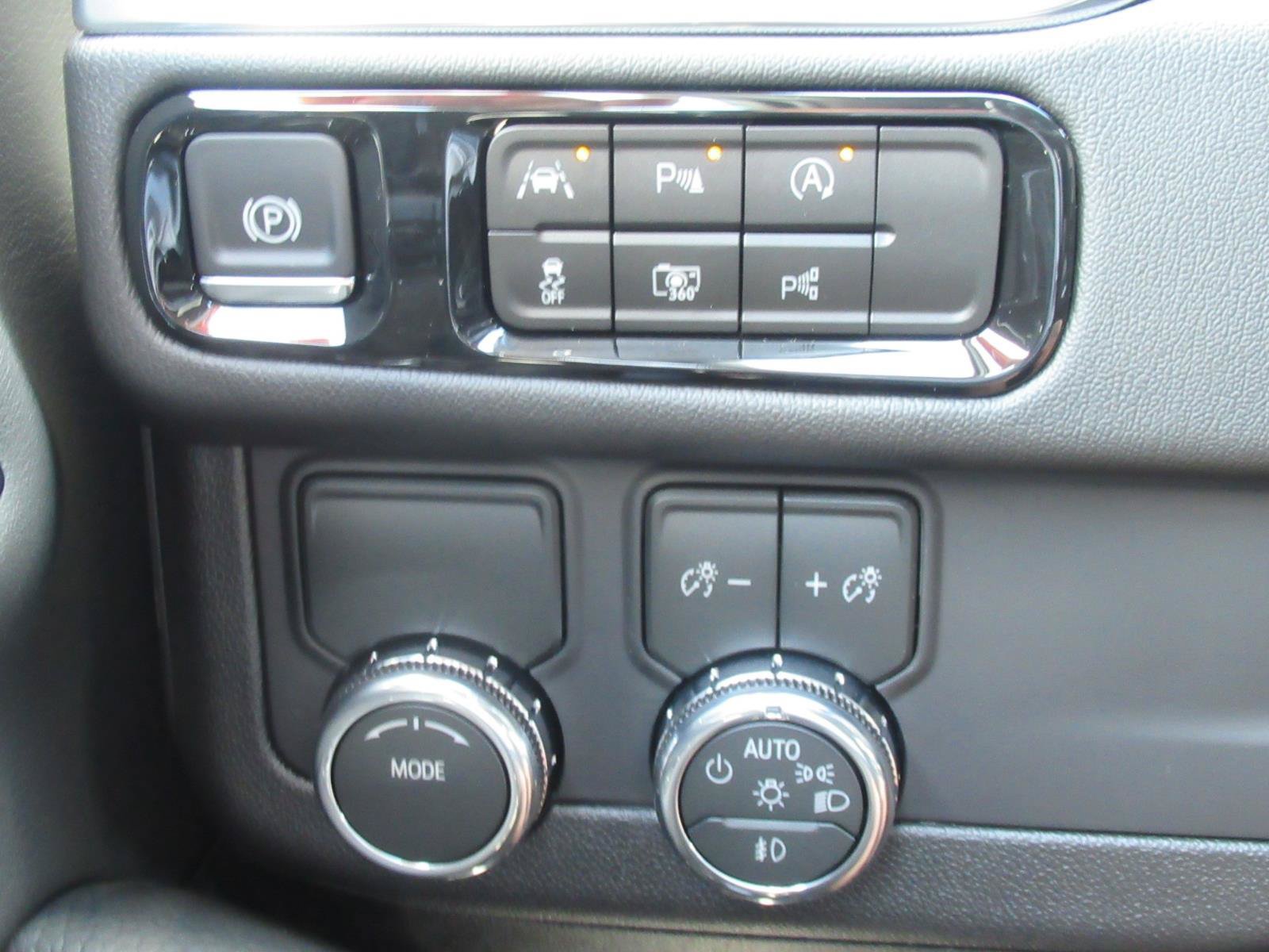 New 2026 GMC Yukon Denali w/ Sun & Power Step Package RWD image 23