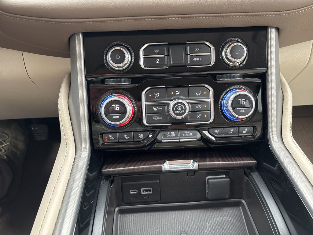 Used 2023 GMC Yukon Denali w/ Denali Reserve Package image 23