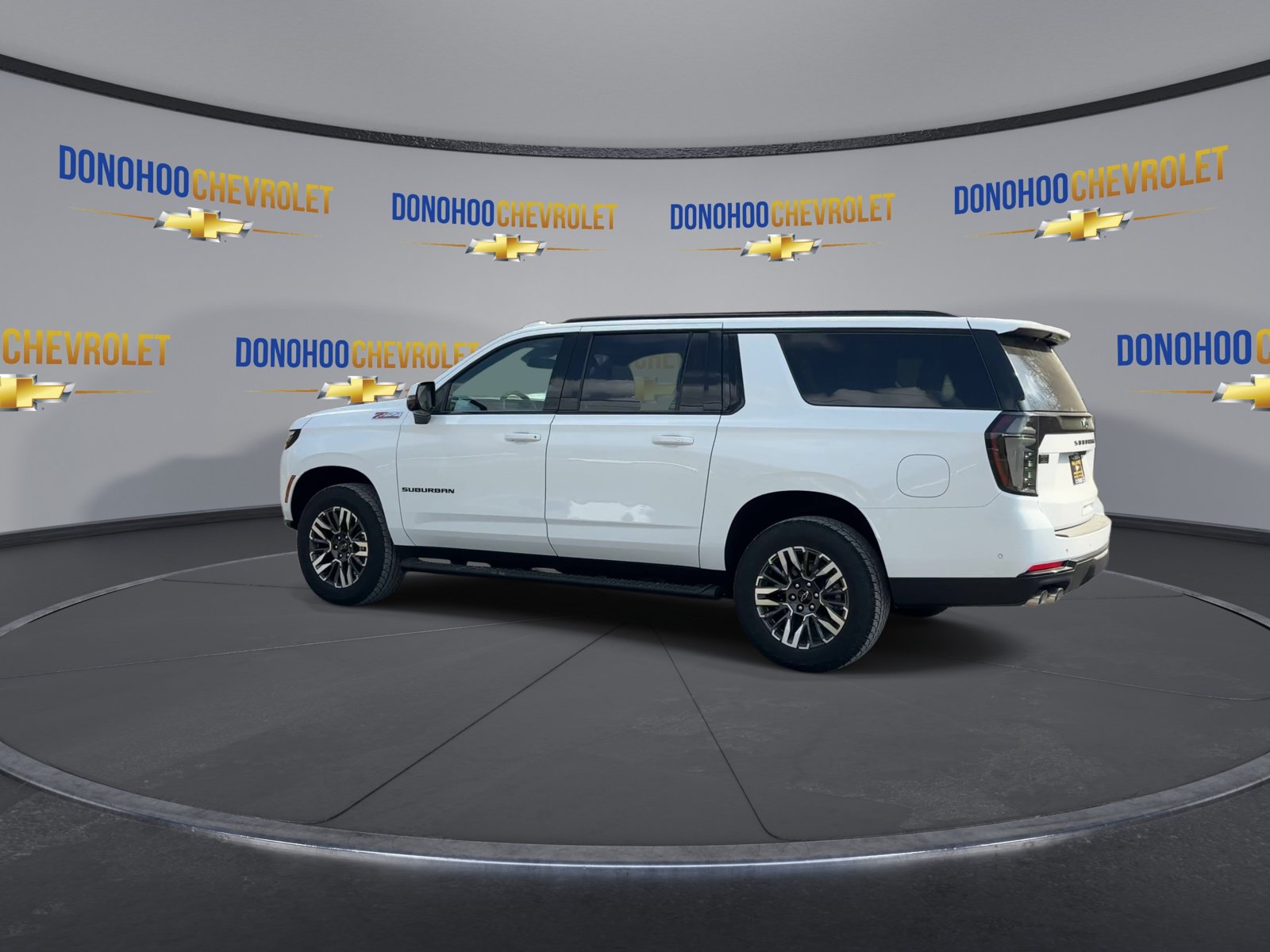 New 2026 Chevrolet Suburban Z71 w/ Comfort Package AWD/4WD image 6