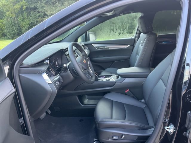 New 2025 Cadillac XT5 Luxury w/ LPO, Floor Liner Package image 16