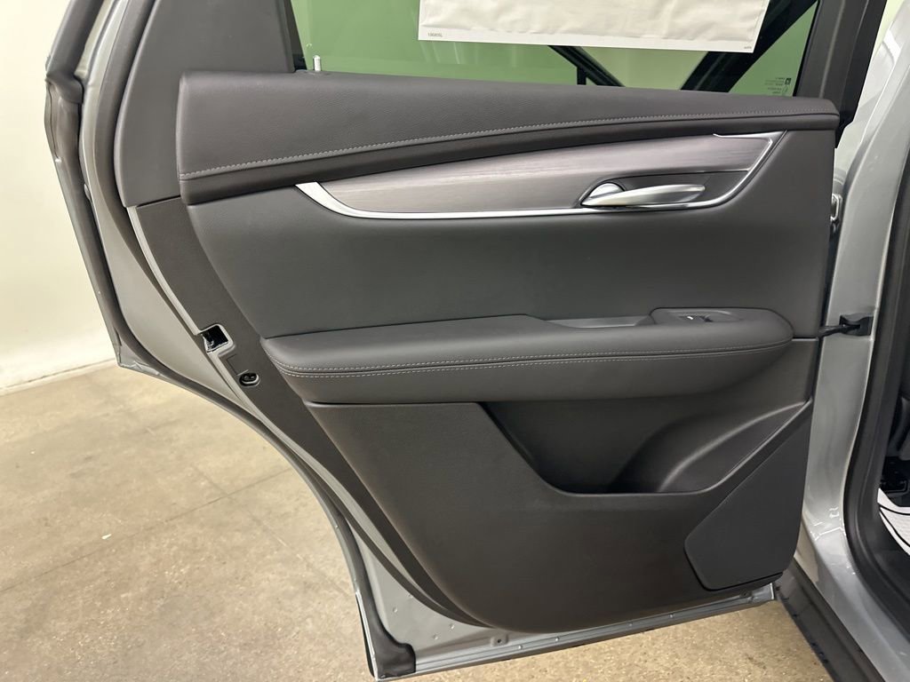 New 2025 Cadillac XT5 Luxury image 27