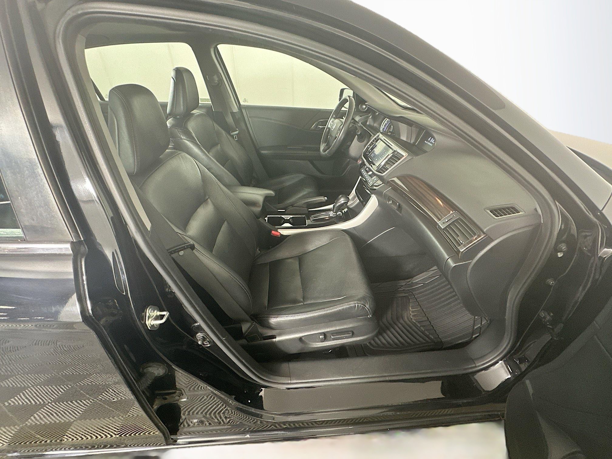 Used 2016 Honda Accord EX-L image 30