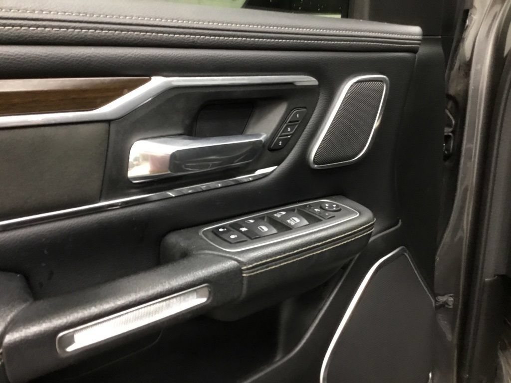 Used 2022 RAM 1500 Laramie AWD/4WD image 8