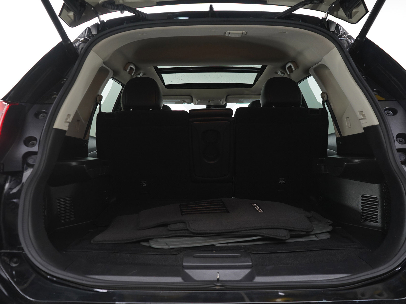 Used 2020 Nissan Rogue SL w/ Premium Package image 16