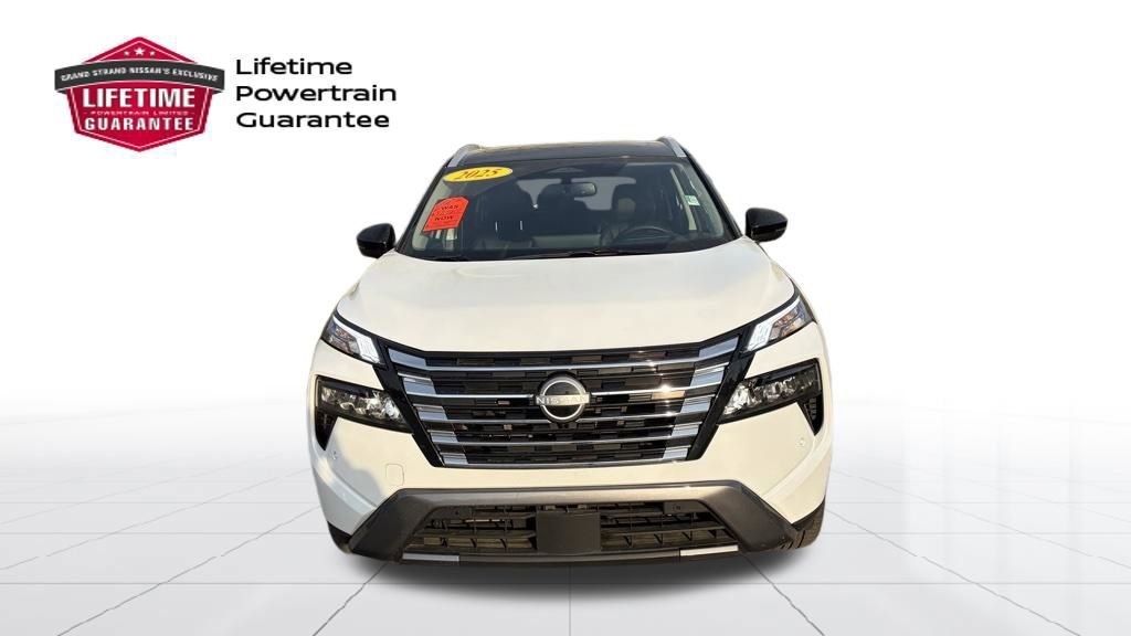 Used 2025 Nissan Rogue SL w/ Tech Package AWD/4WD image 9