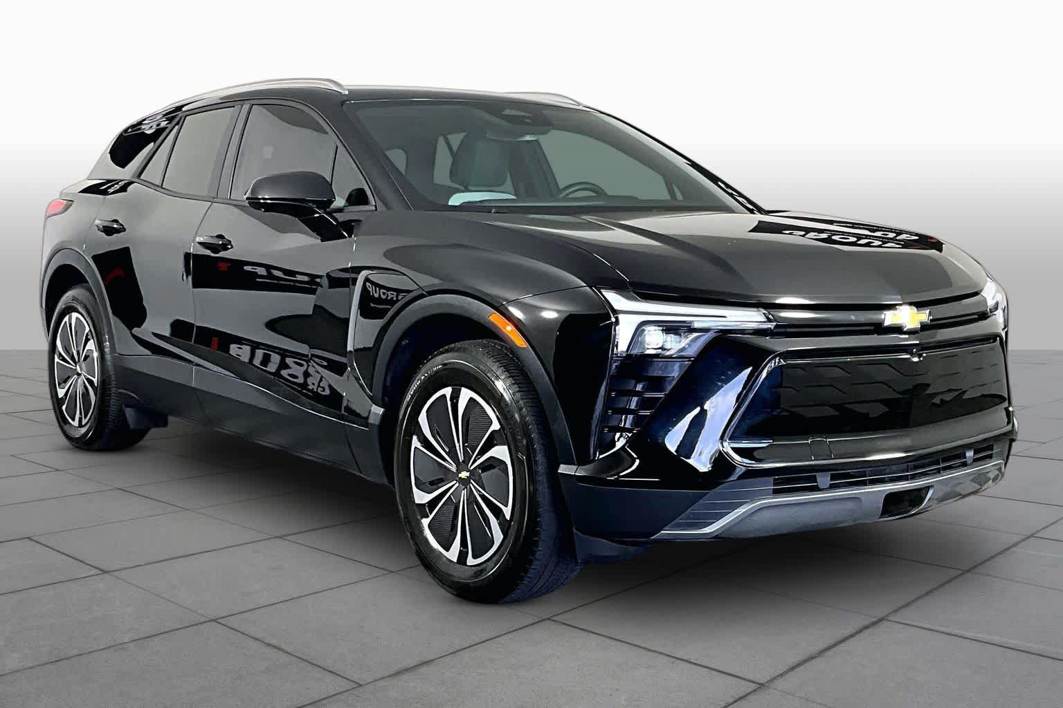 Used 2024 Chevrolet Blazer EV LT AWD/4WD image 2