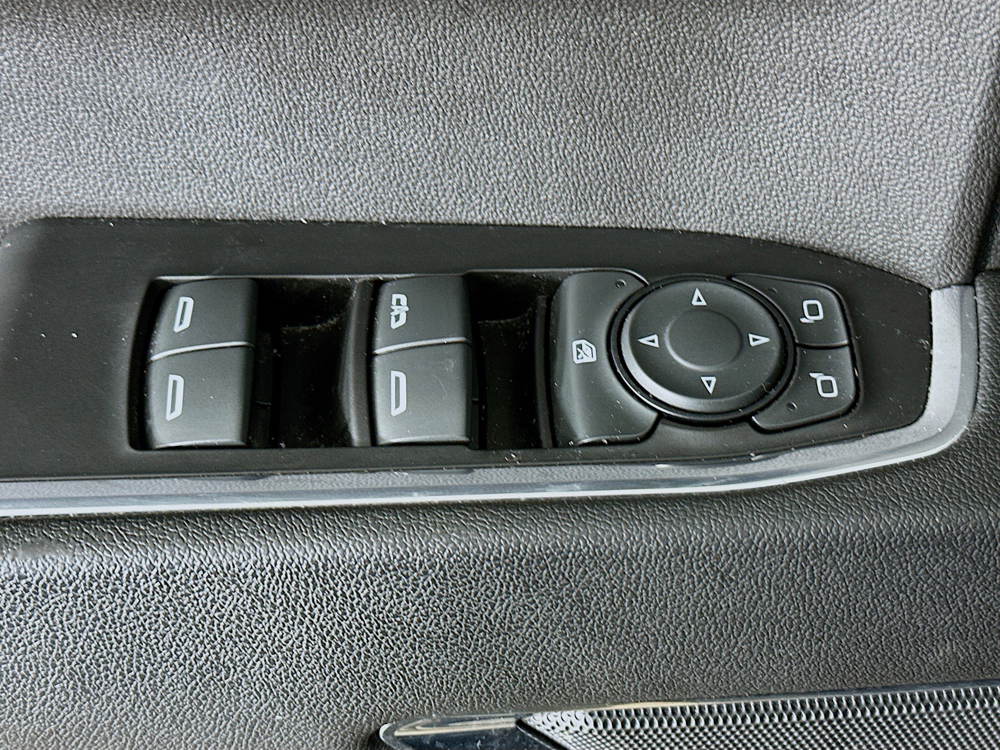 Used 2023 Chevrolet Silverado 1500 LT image 15