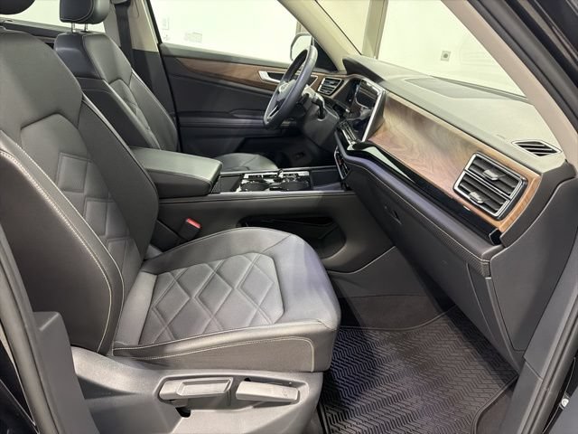 Used 2024 Volkswagen Atlas SE AWD/4WD image 21