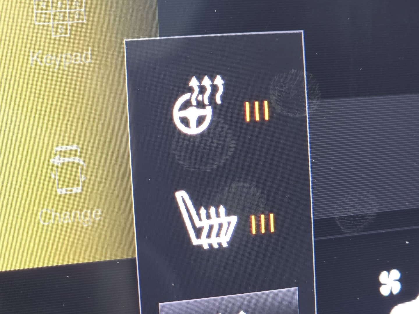 Used 2021 Volvo XC40 T5 Momentum w/ Premium Package image 19