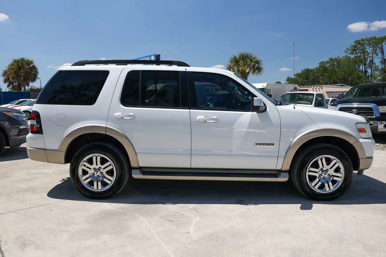 Used 2006 Ford Explorer Eddie Bauer AWD/4WD image 8