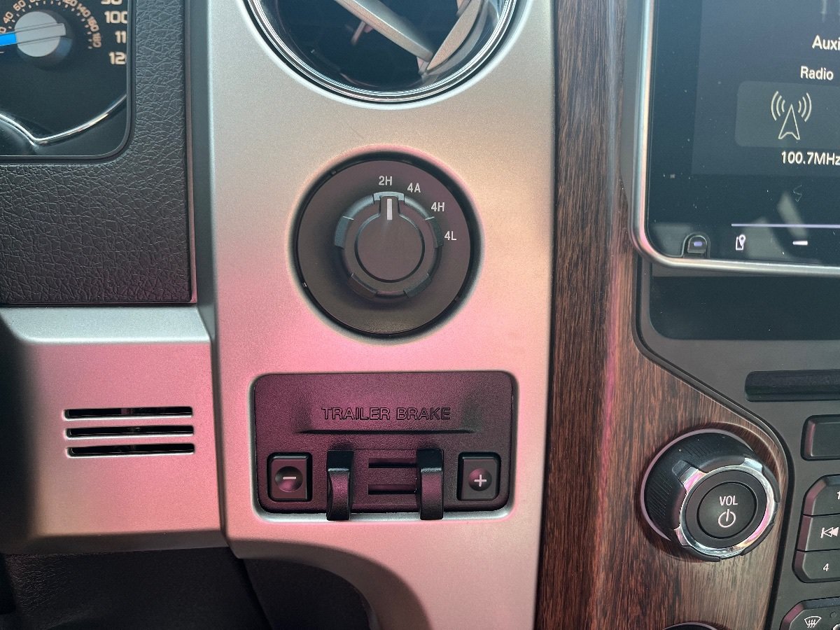 Used 2014 Ford F150 Lariat w/ Equipment Group 502A Luxury AWD/4WD image 17