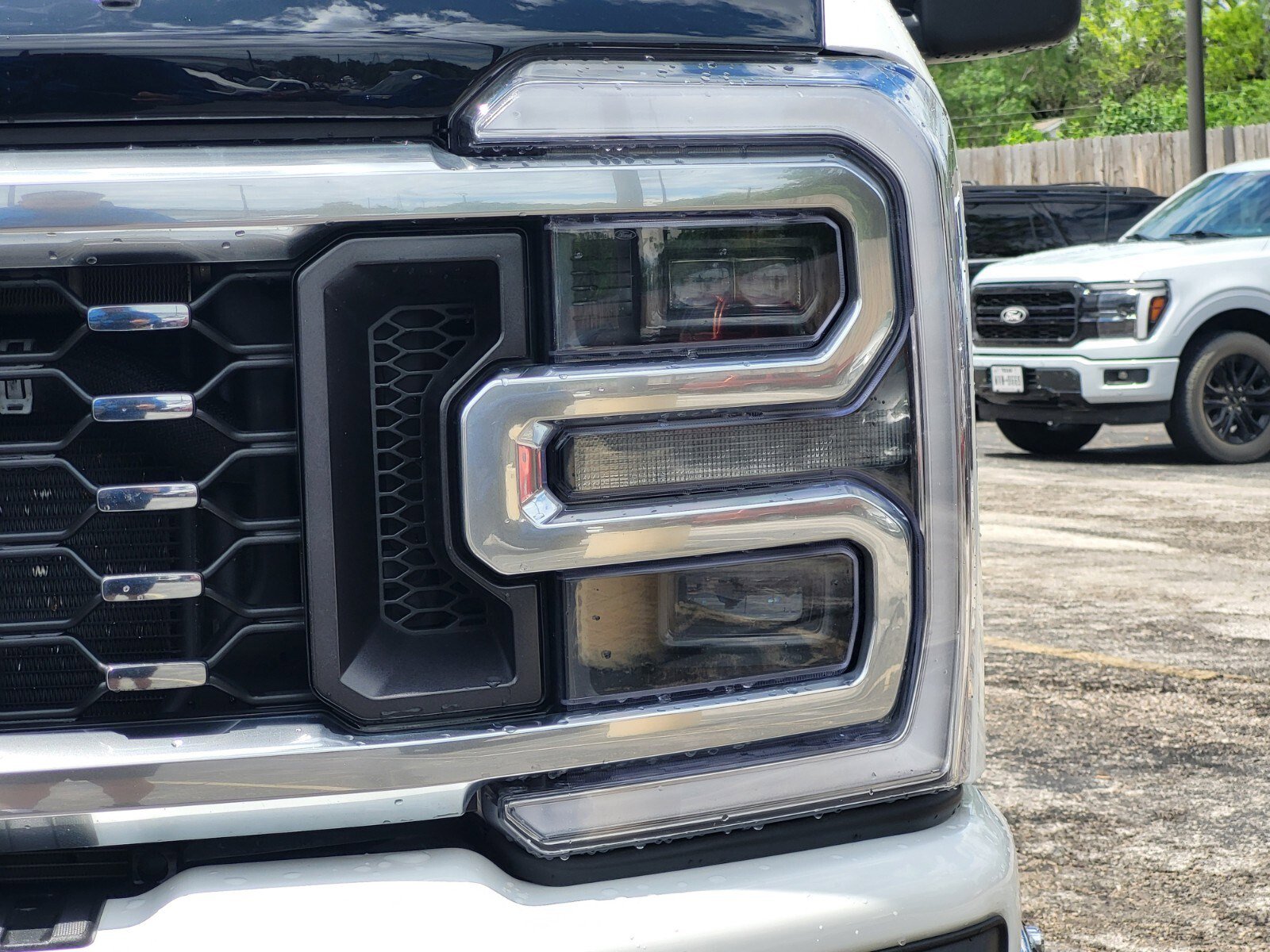 Used 2025 Ford F350 Platinum AWD/4WD image 11