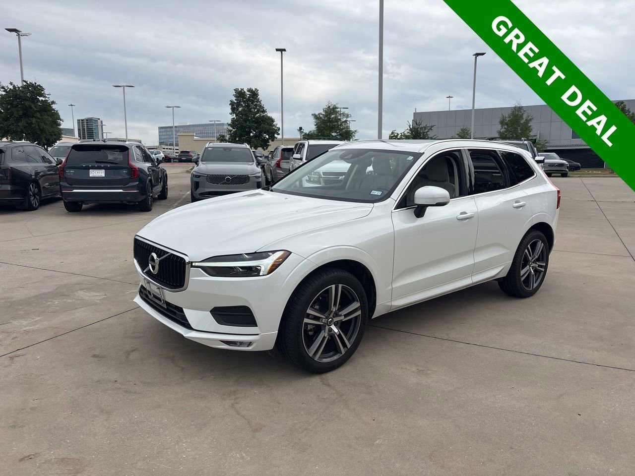 Used 2021 Volvo XC60 T5 Momentum w/ Premium Package
