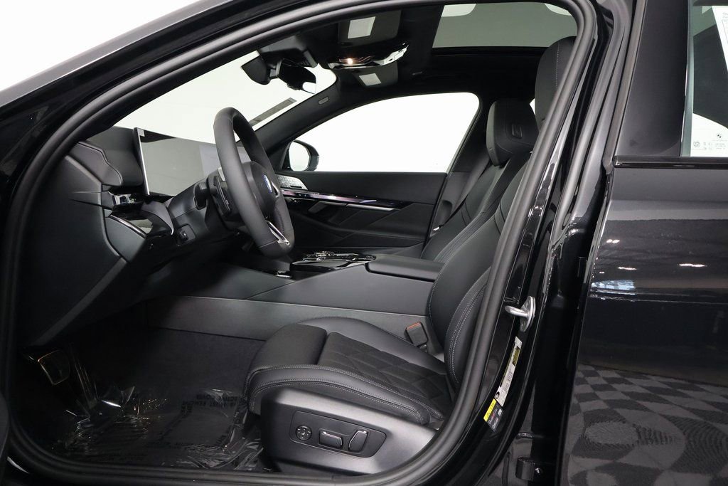 New 2026 BMW i5 eDrive40 w/ Executive Package image 5