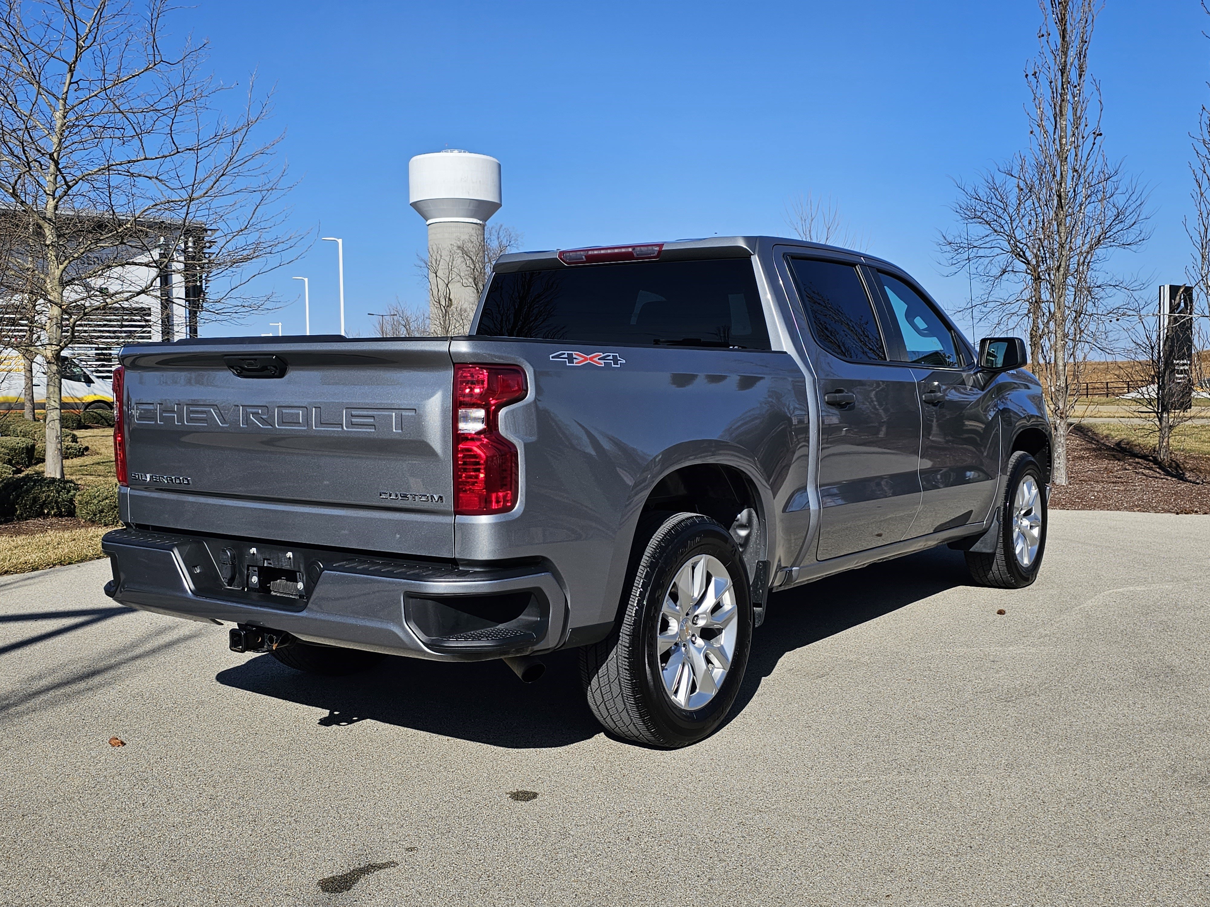 Used 2023 Chevrolet Silverado 1500 Custom image 3