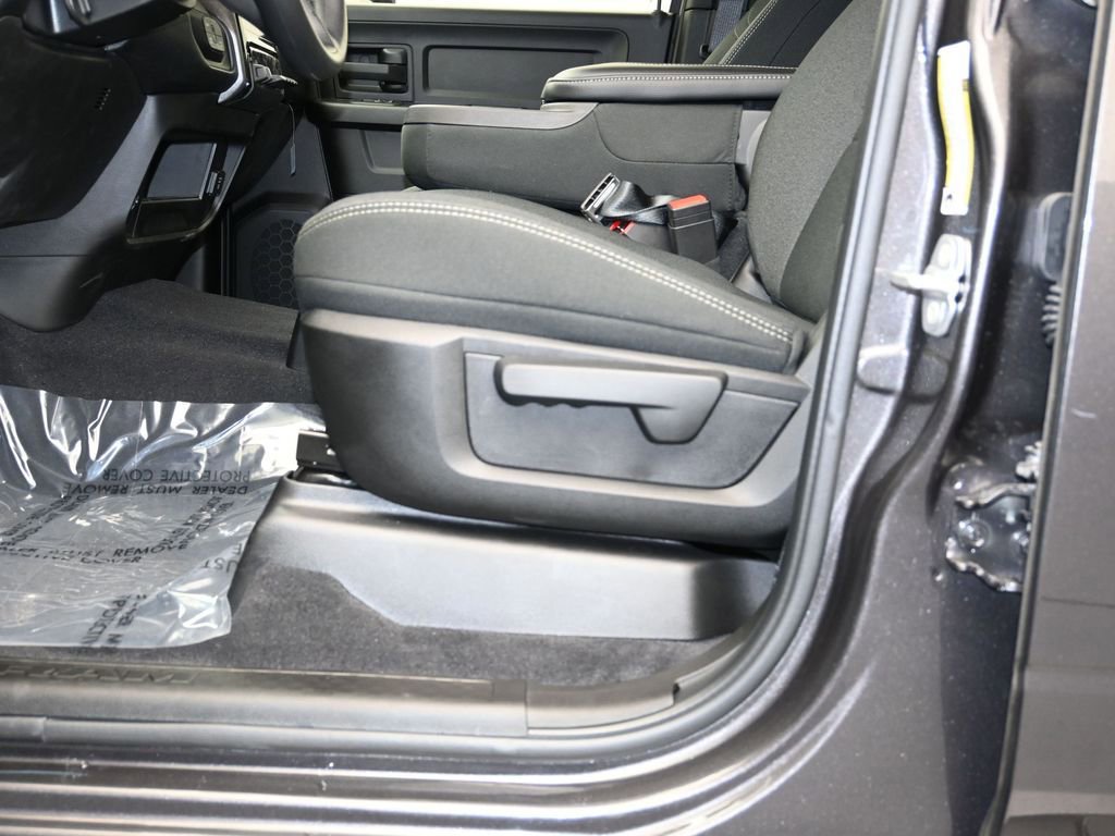New 2026 RAM 3500 Tradesman AWD/4WD image 21