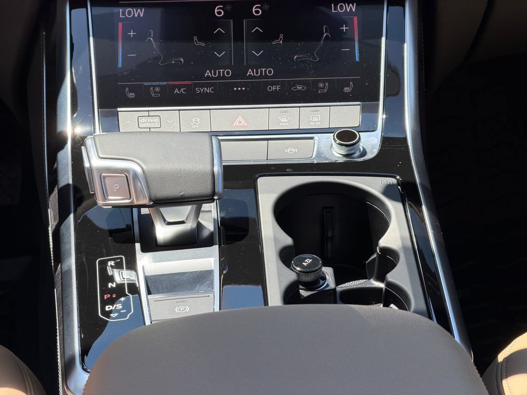 Used 2025 Audi Q8 Premium Plus w/ Premium Plus Package AWD/4WD image 17