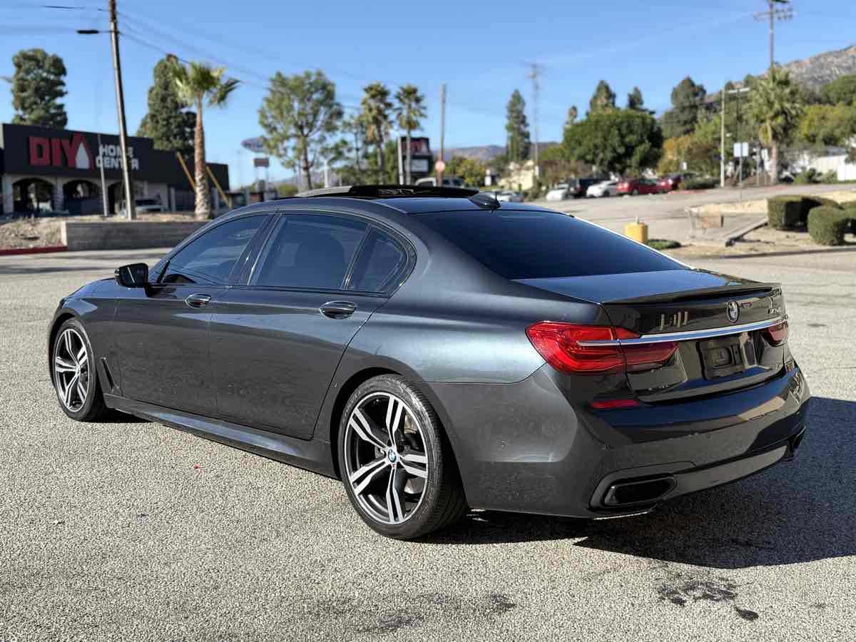 Used 2017 BMW 740i image 5