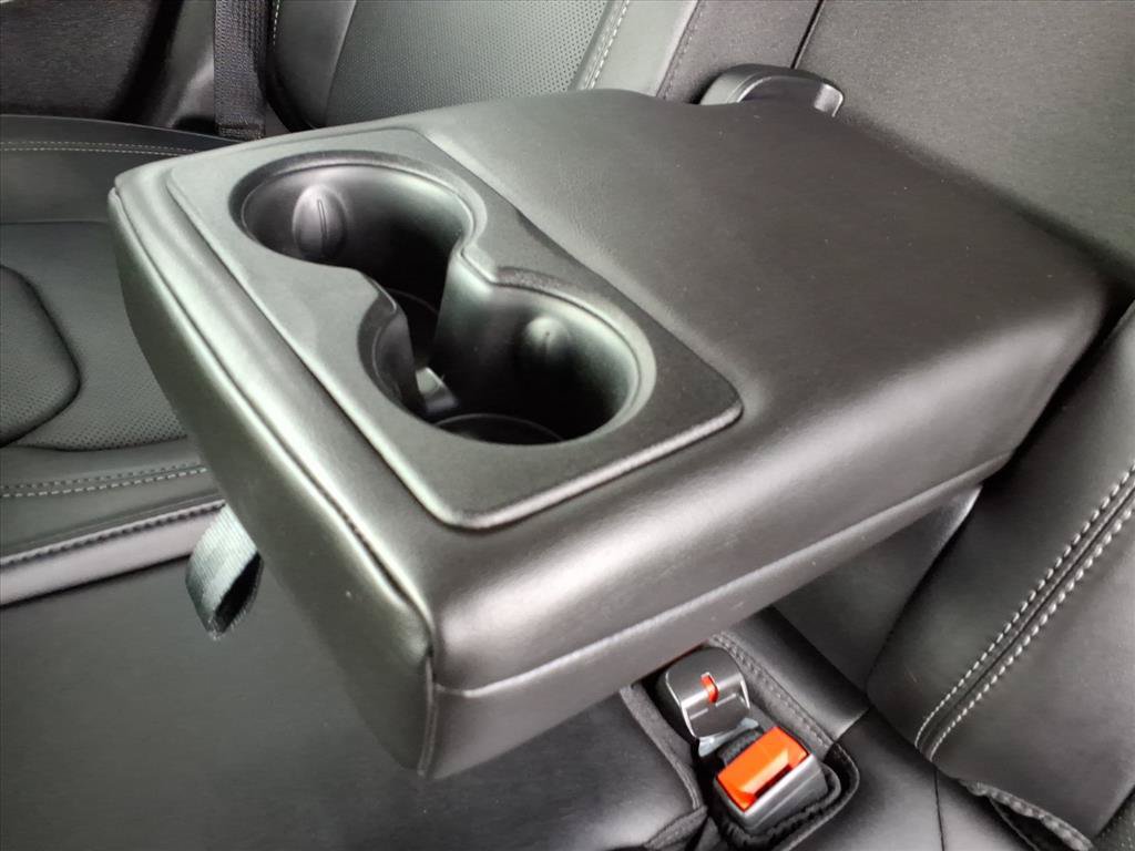 Used 2022 Jeep Cherokee Limited AWD/4WD image 17