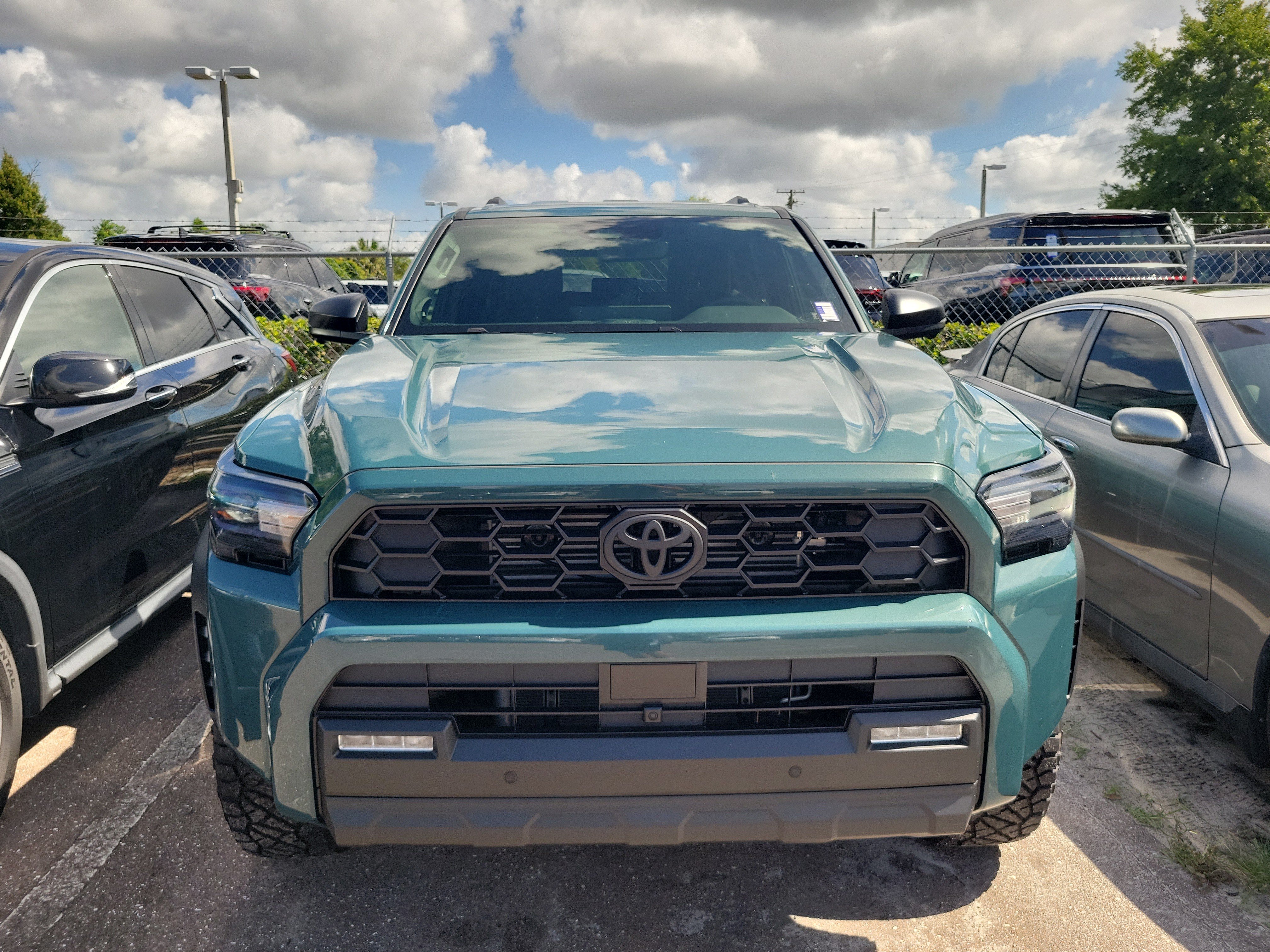 Used 2026 Toyota 4Runner TRD Off-Road Premium AWD/4WD image 2