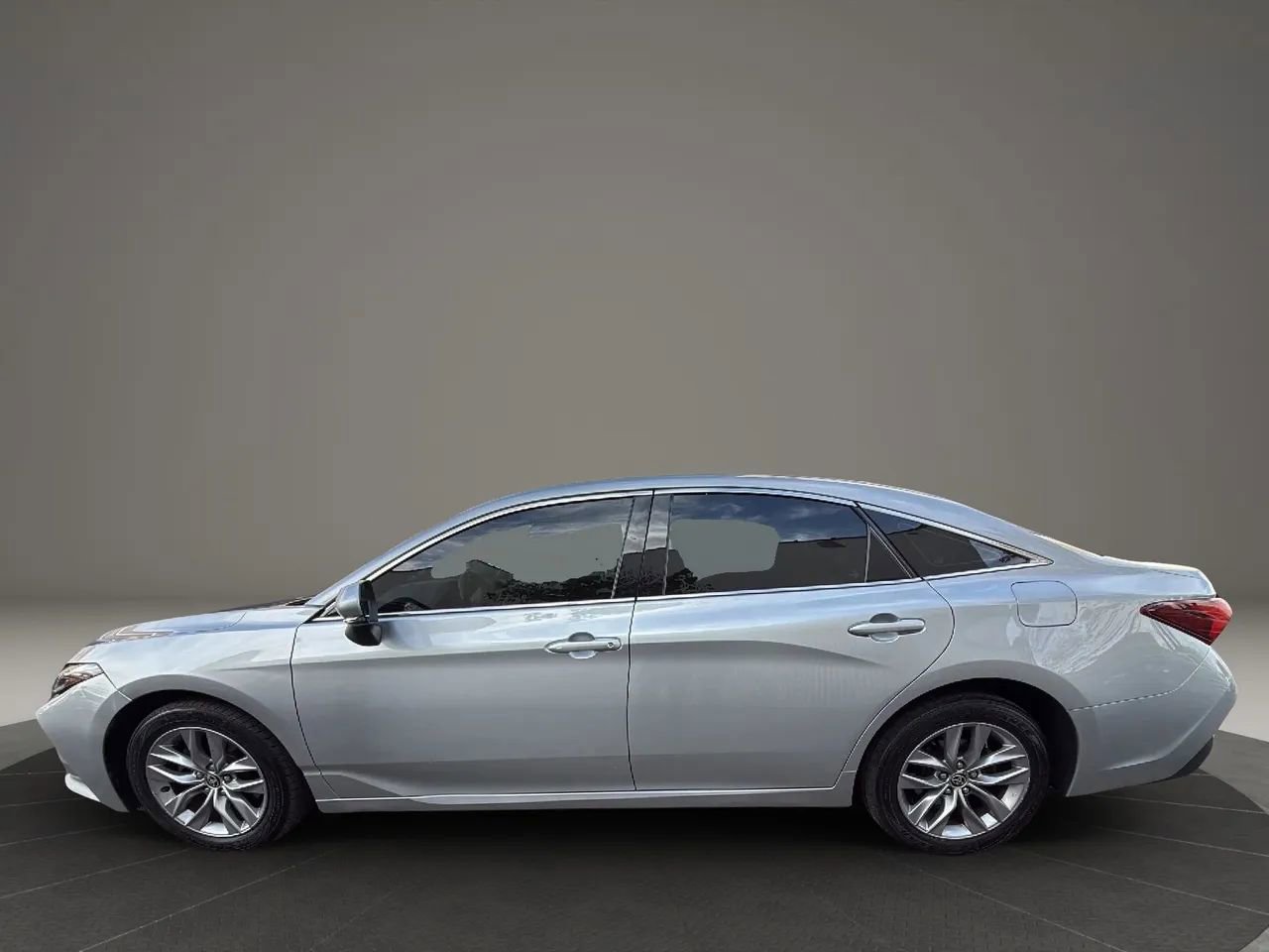 Used 2022 Toyota Avalon XLE FWD image 8