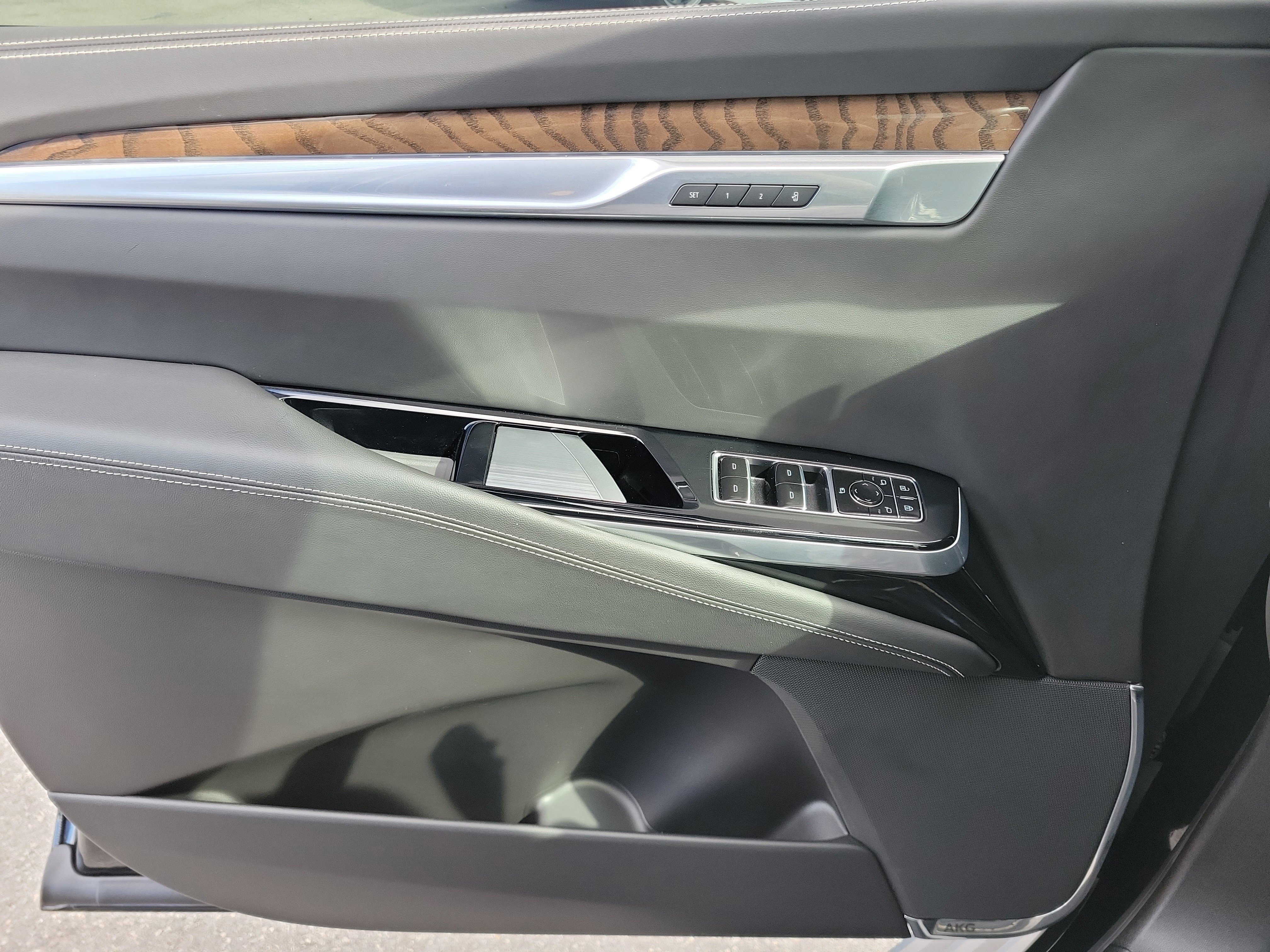 Used 2025 Cadillac Escalade Sport Platinum image 33