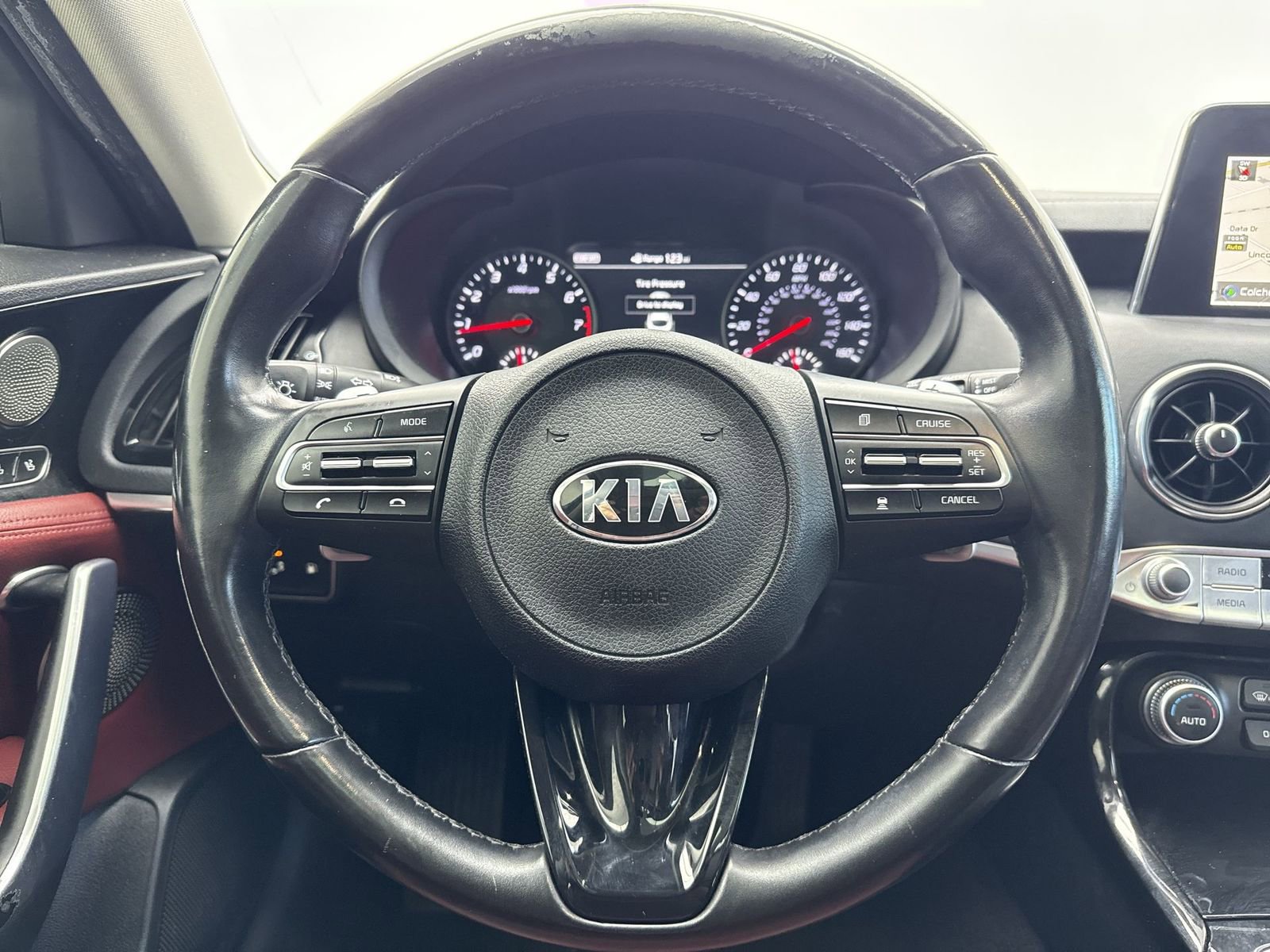 Used 2018 Kia Stinger Premium image 13