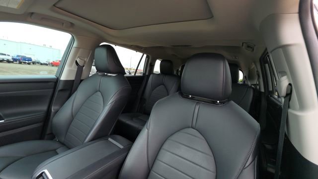 Used 2021 Toyota Highlander XLE image 14