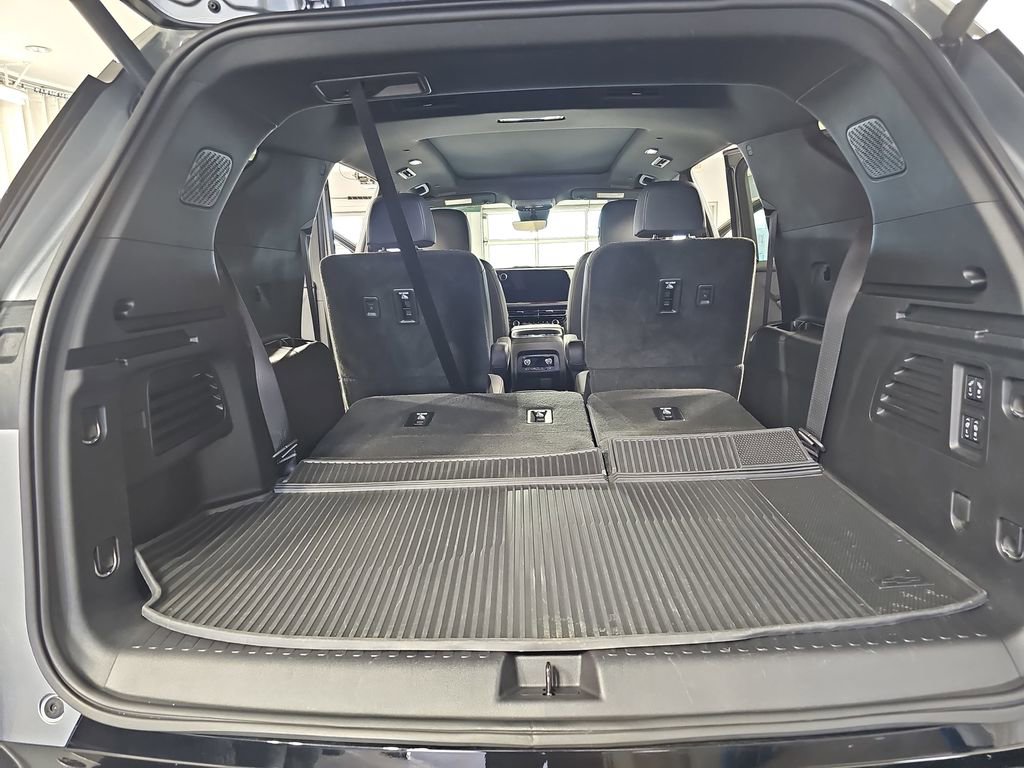 Certified 2025 Chevrolet Traverse RS w/ LPO, Floor Liner Package image 18