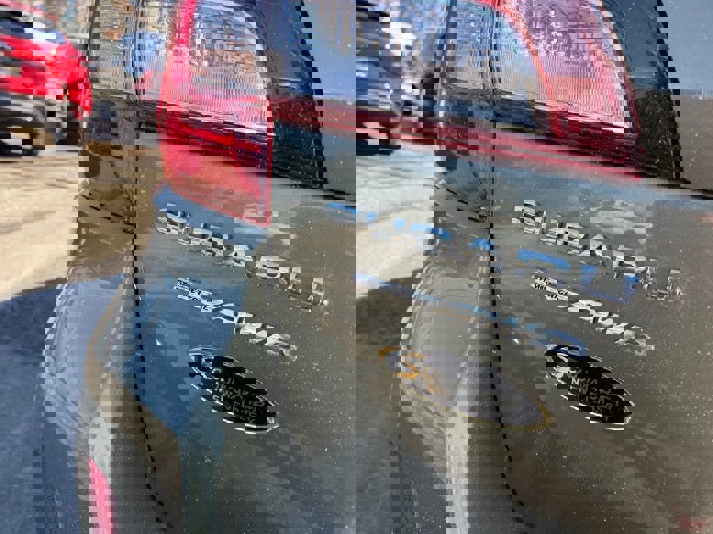 Used 2017 Subaru Outback 2.5i Limited image 9