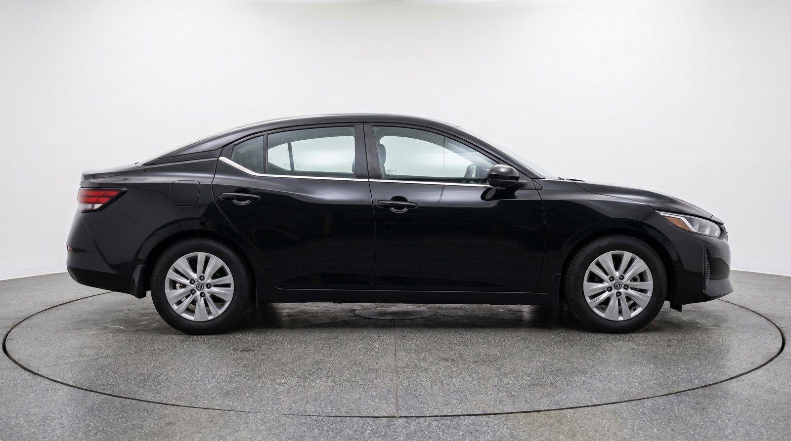 Used 2025 Nissan Sentra S FWD image 11