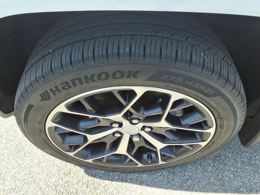 Used 2022 Jeep Grand Cherokee Summit AWD/4WD image 10