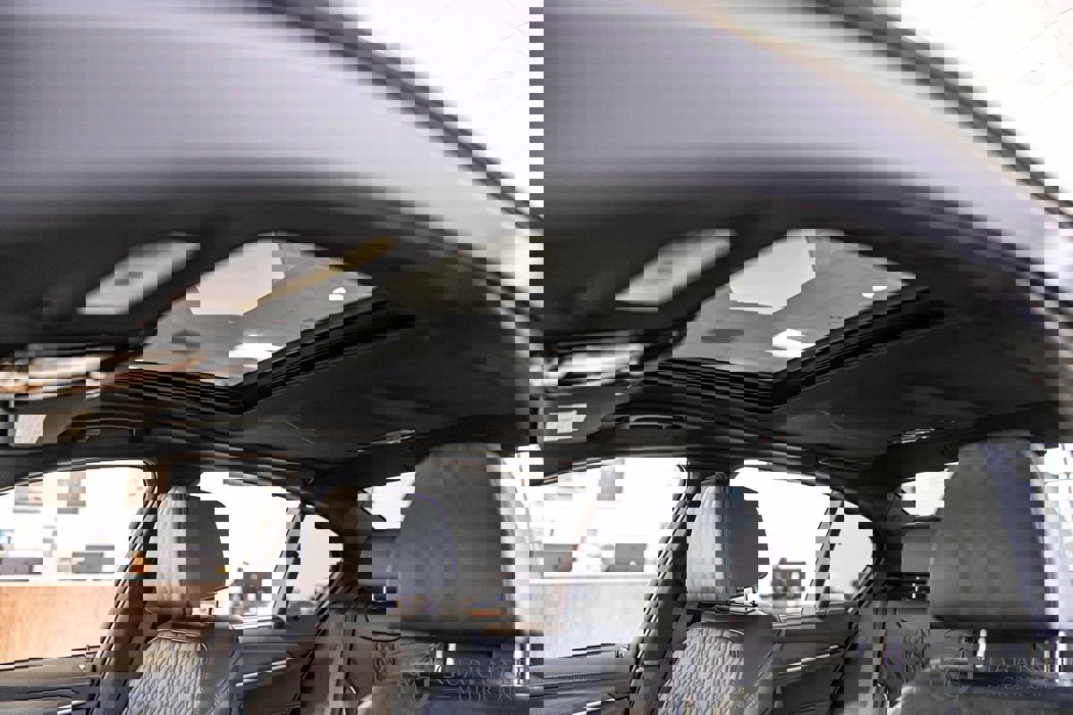 Used 2021 BMW 530e xDrive w/ Executive Package image 20