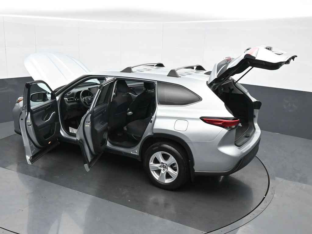 Used 2022 Toyota Highlander L AWD/4WD image 40