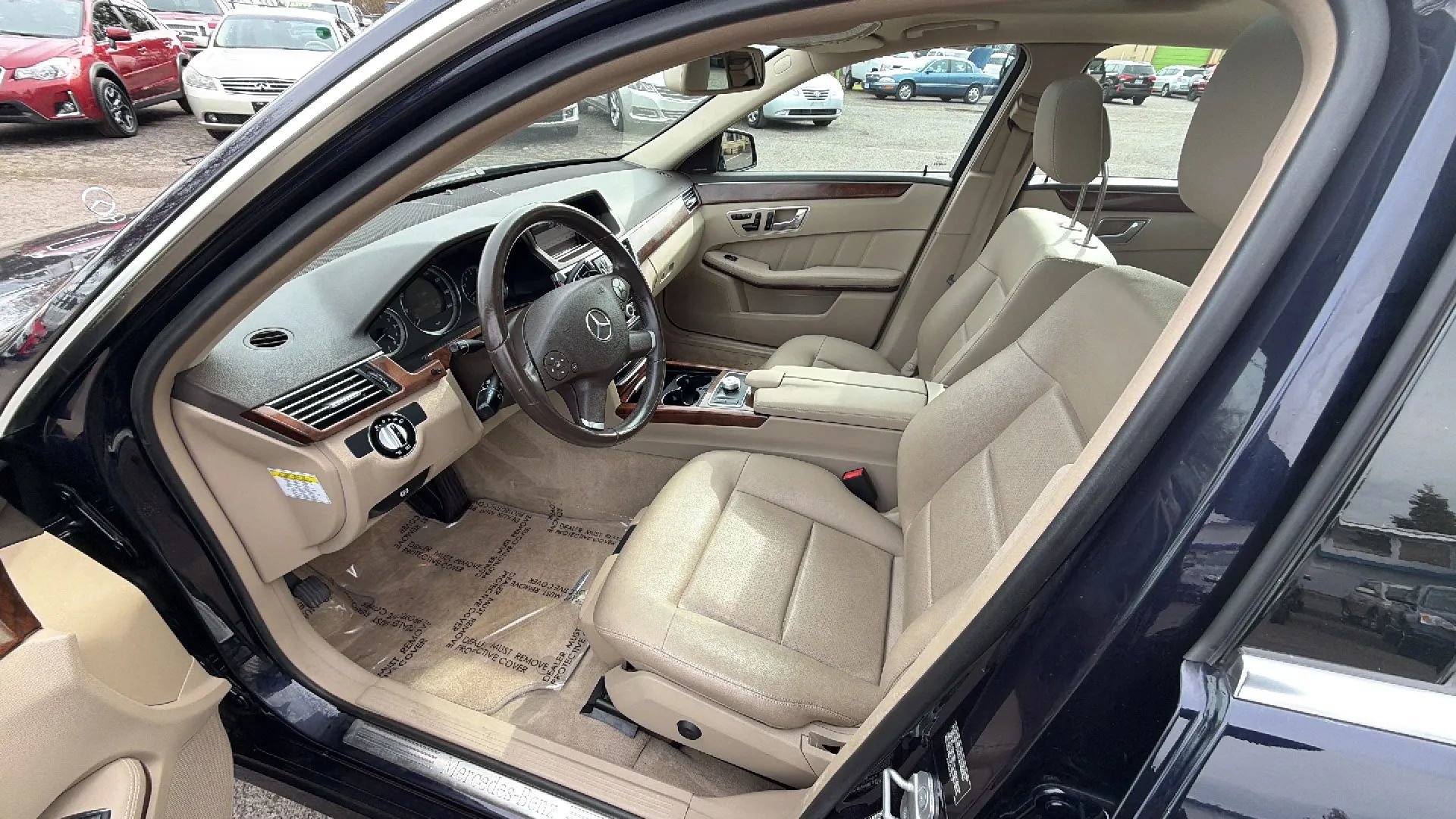 Used 2010 Mercedes-Benz E 350 4MATIC Sedan image 9