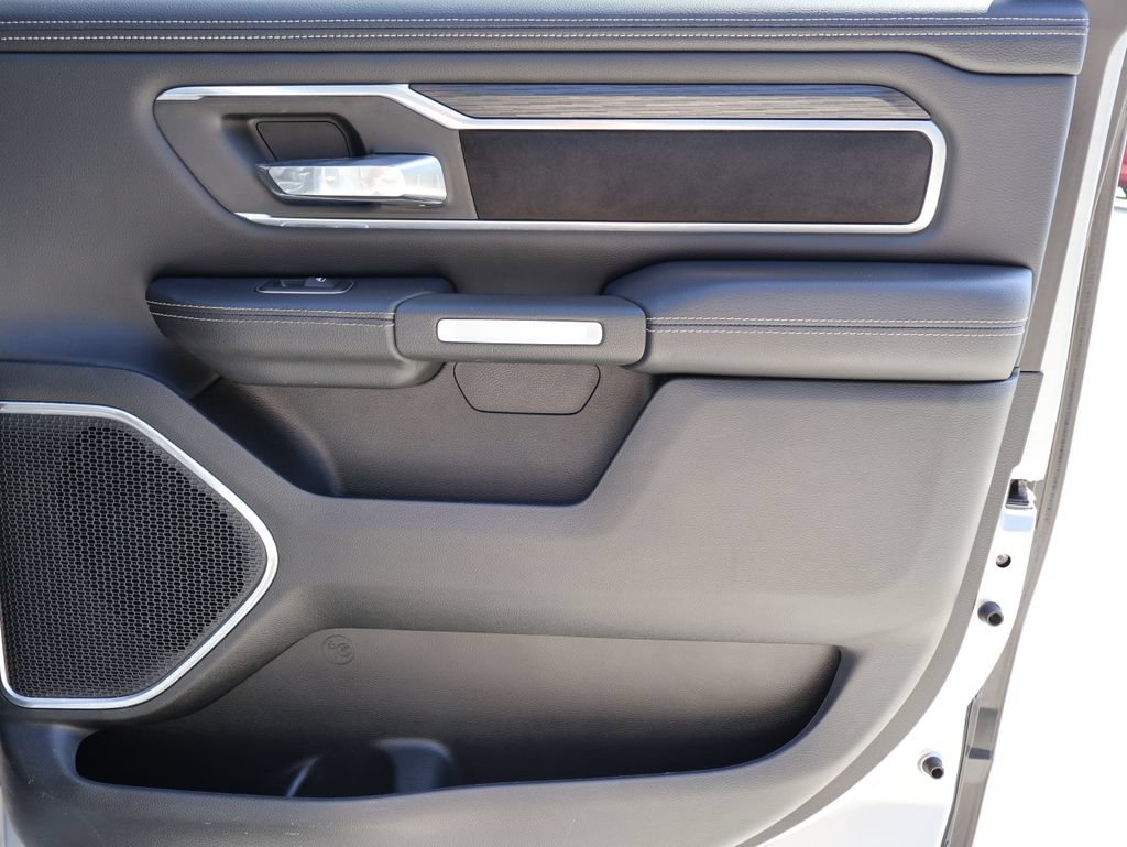 Used 2023 RAM 1500 Laramie AWD/4WD image 11