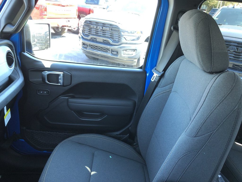 New 2026 Jeep Gladiator Sport AWD/4WD image 30