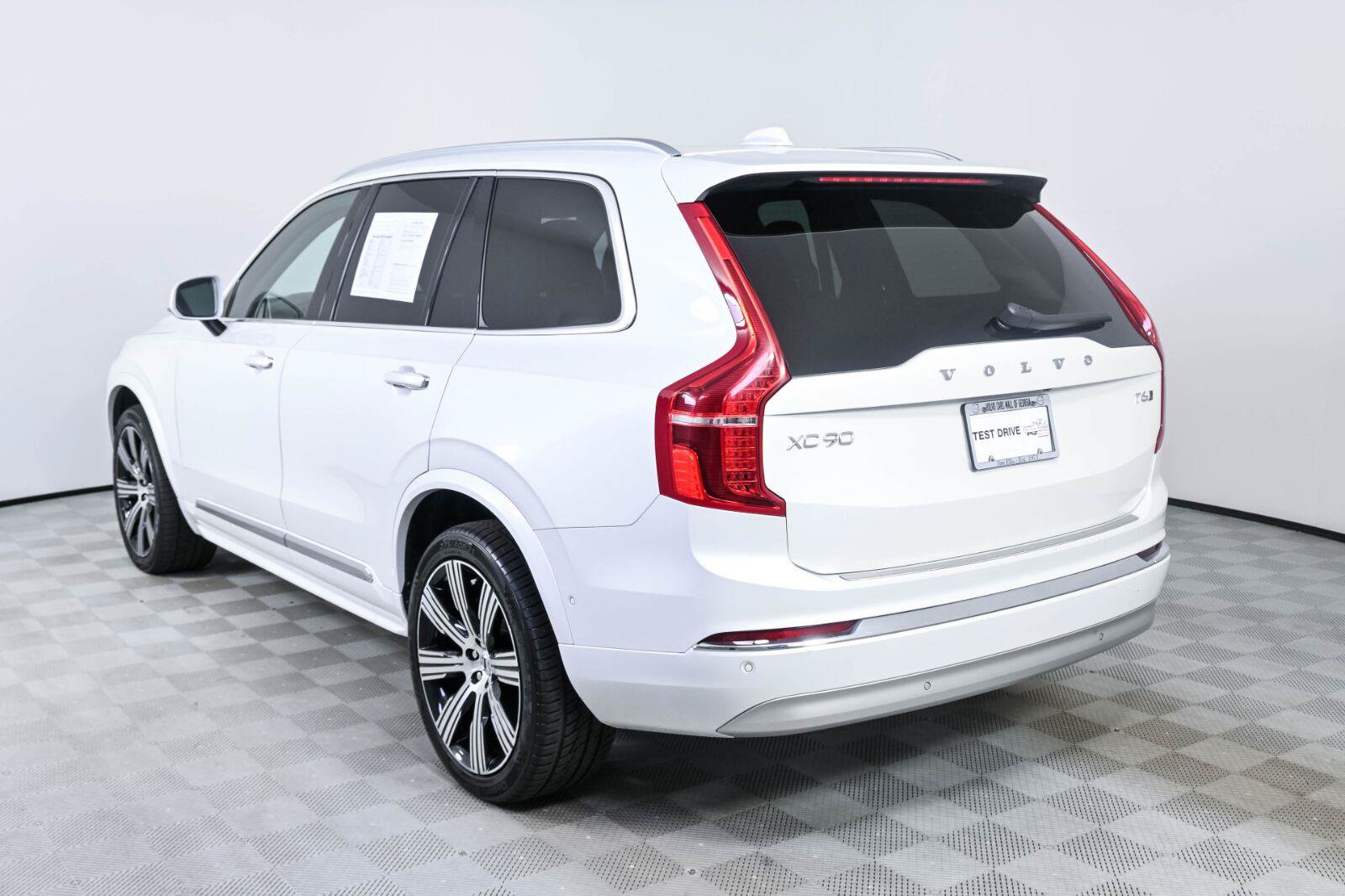 Used 2022 Volvo XC90 T6 Inscription w/ Advanced Package AWD/4WD image 3