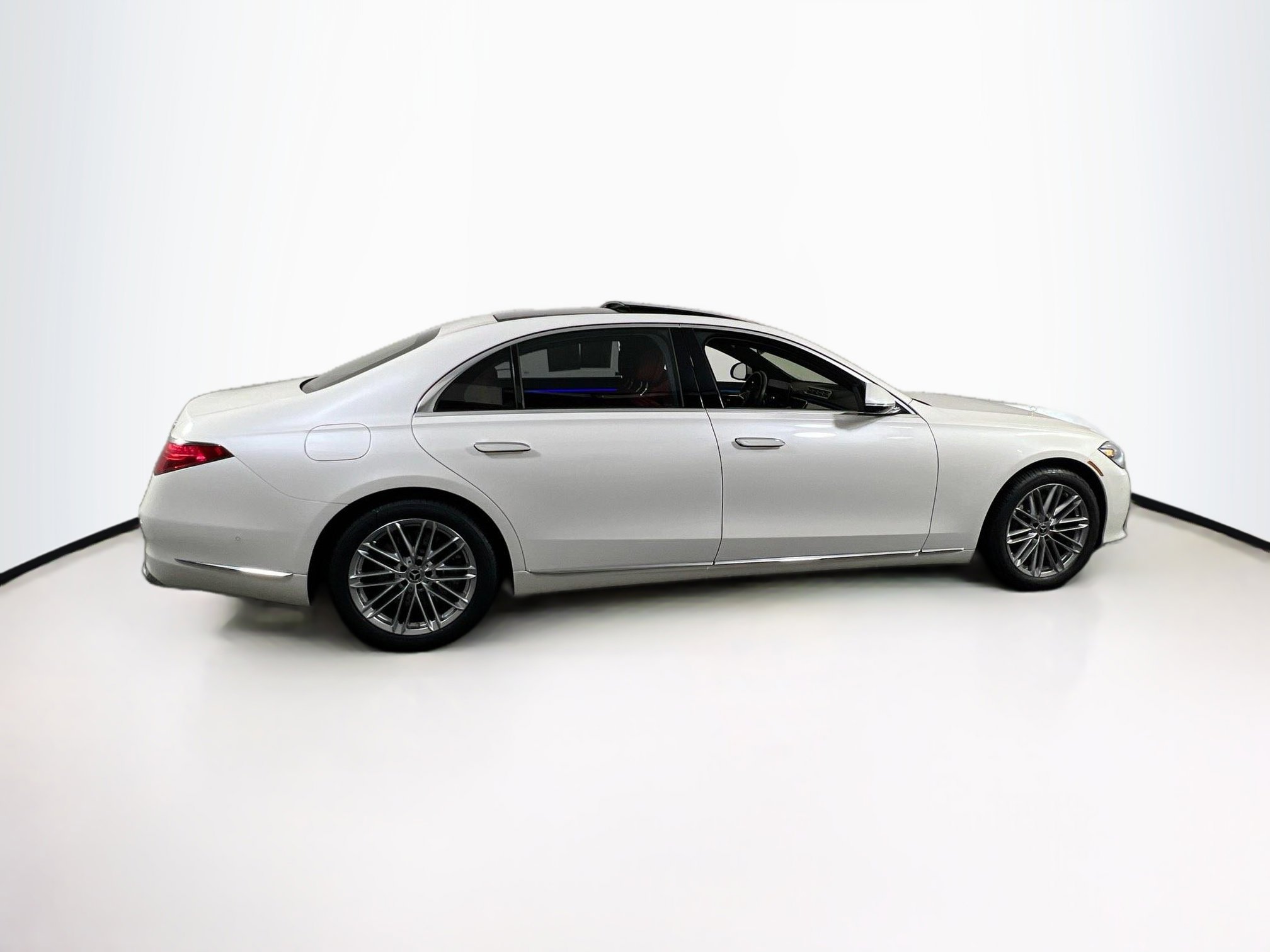 Used 2022 Mercedes-Benz S 580 4MATIC Sedan image 4