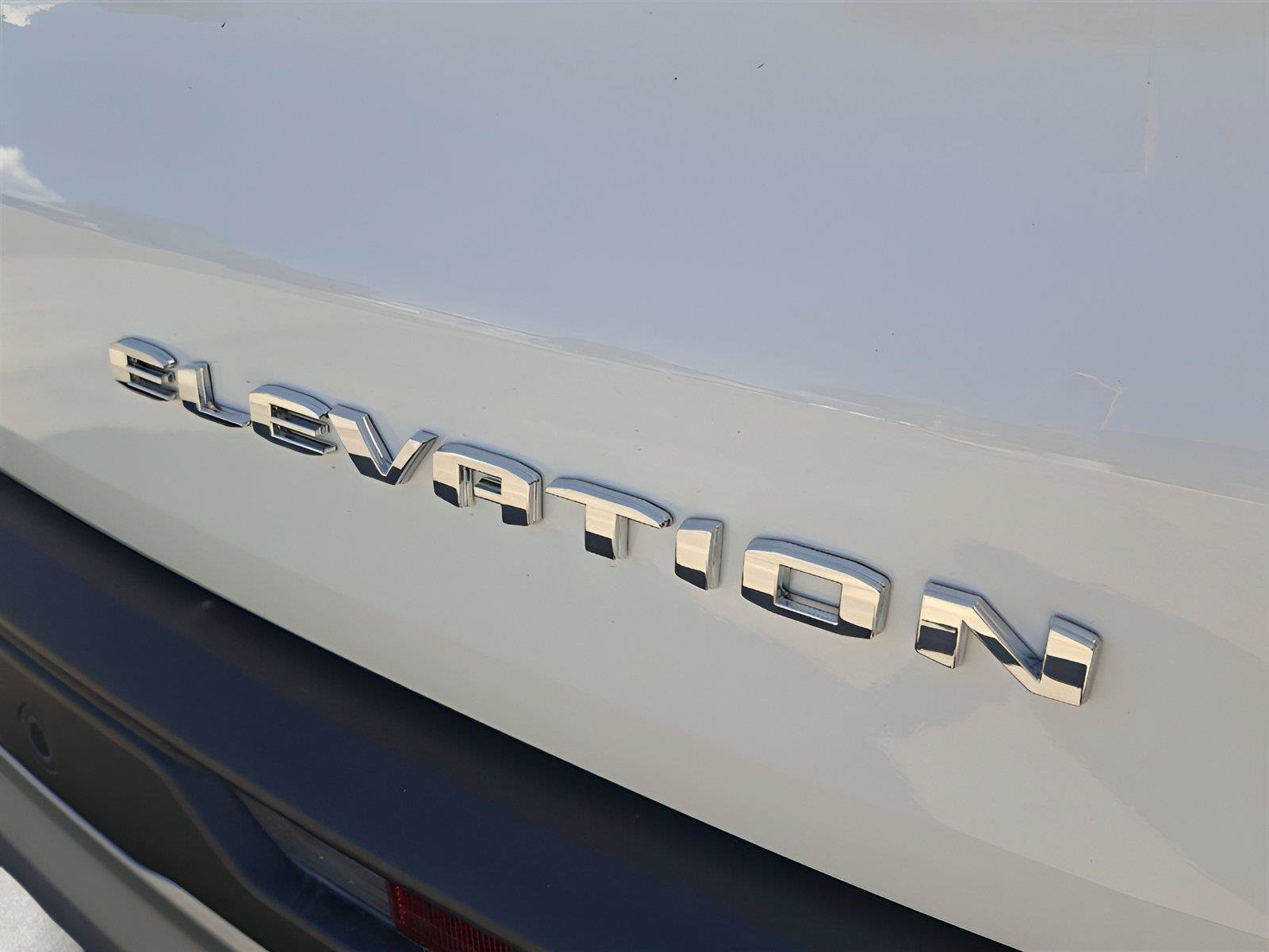 Used 2026 GMC Acadia Elevation w/ Elevation Premium Package AWD/4WD image 9
