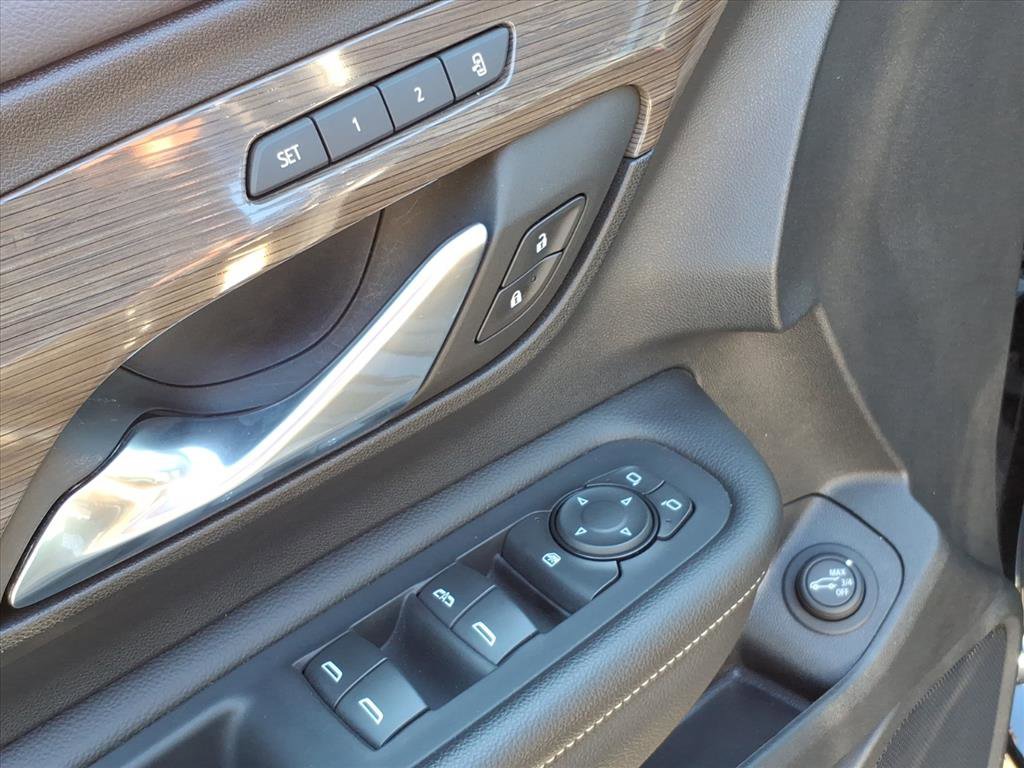 Certified 2023 GMC Terrain Denali w/ Black Diamond Edition image 15