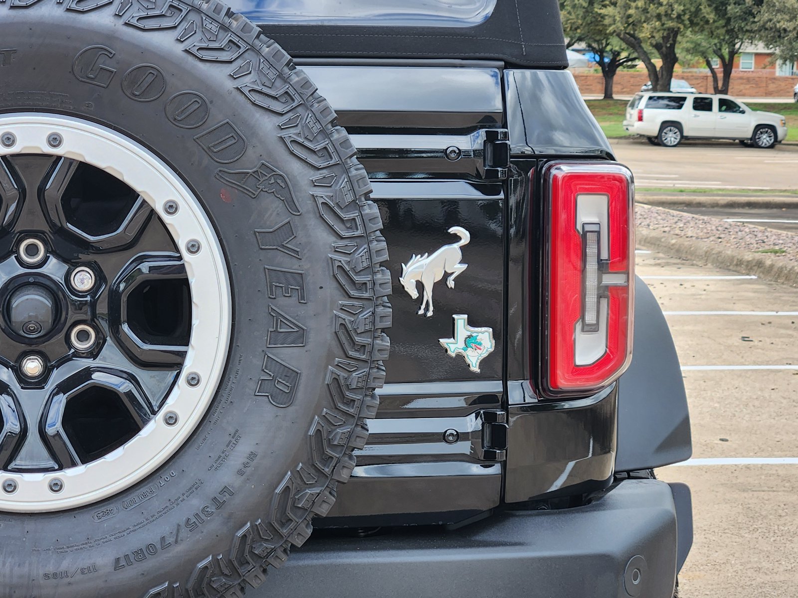 Used 2023 Ford Bronco Outer Banks w/ Sasquatch Package AWD/4WD image 16