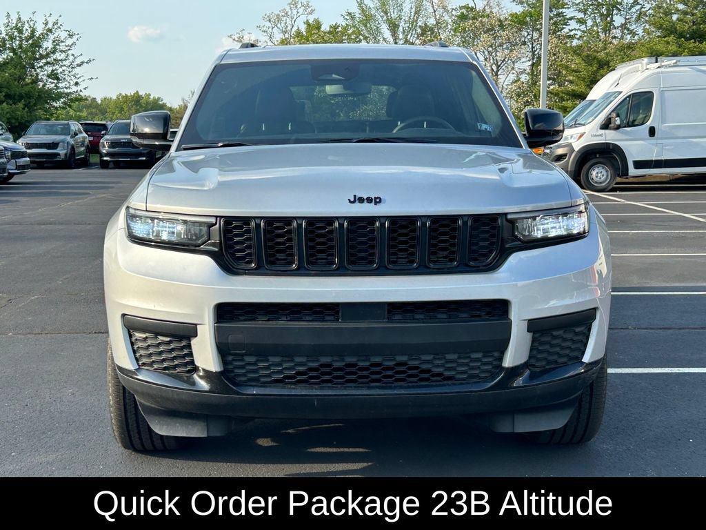 Used 2023 Jeep Grand Cherokee L Laredo AWD/4WD image 3