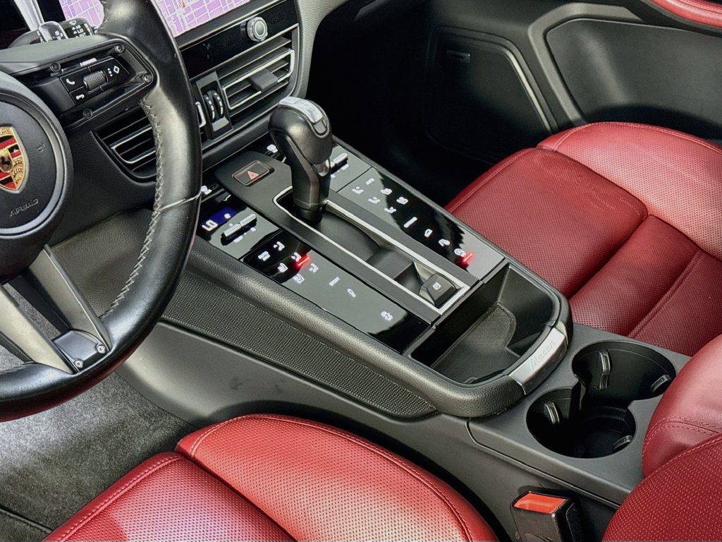 Certified 2023 Porsche Macan S AWD/4WD image 21