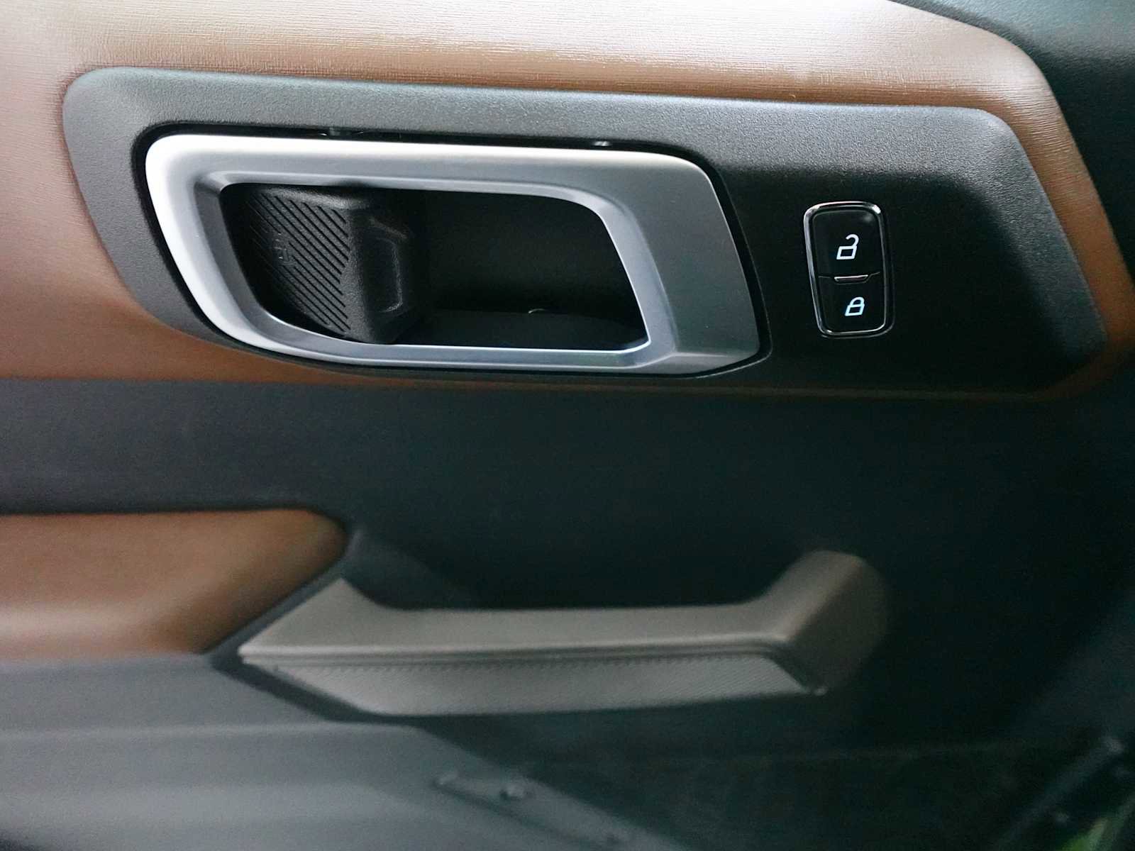 Used 2023 Ford Bronco Outer Banks image 11