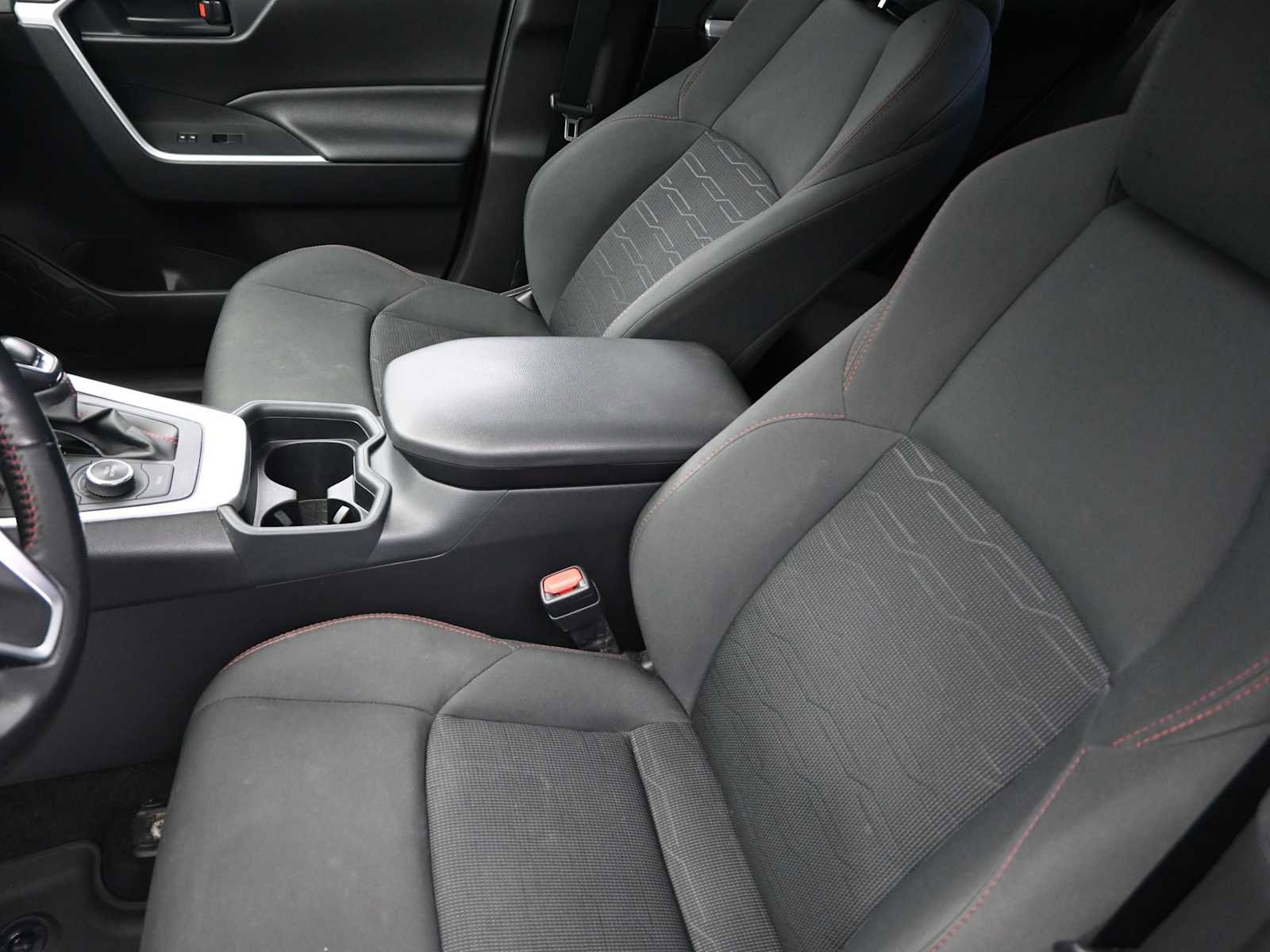 Used 2021 Toyota RAV4 SE w/ Weather & Moonroof Package image 19