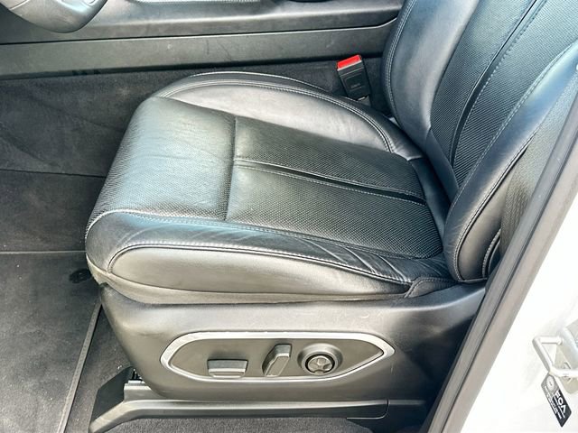 Used 2024 Jeep Wagoneer Series II w/ Flexible Seating Group image 20