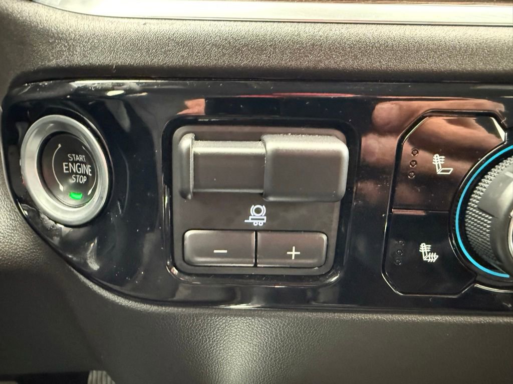 Used 2024 Chevrolet Silverado 1500 RST image 25