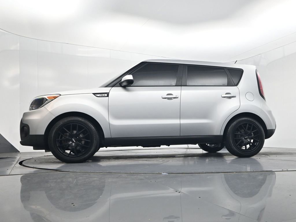 Used 2017 Kia Soul image 32