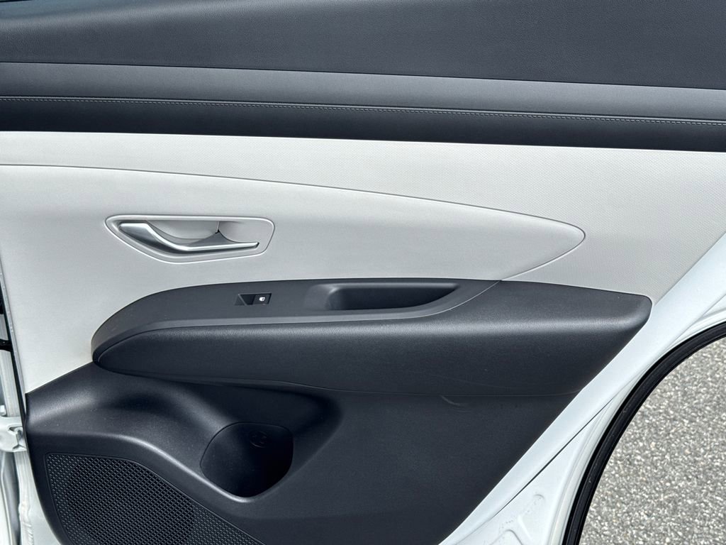 Certified 2025 Hyundai Tucson SEL FWD image 16
